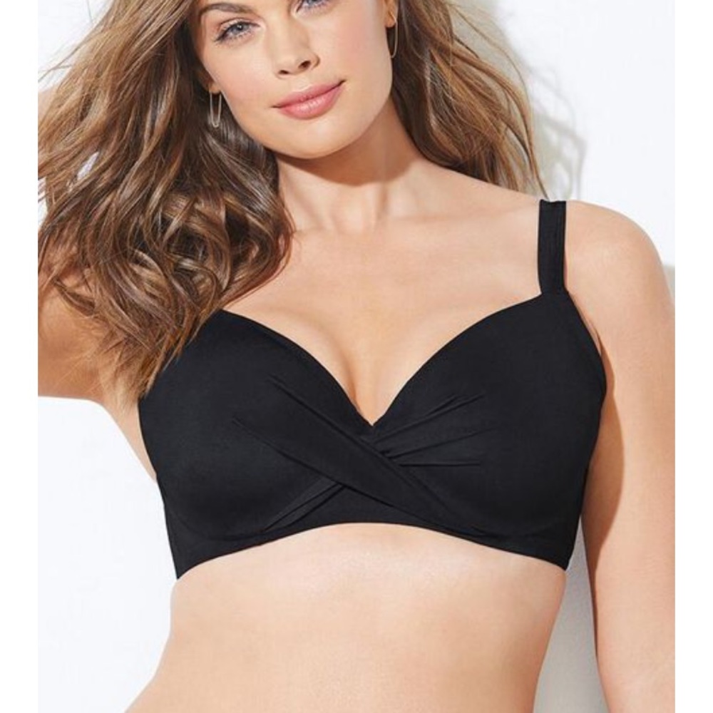 Size 10 swimsuit for all Dame Underwire bikini top in black. New with tags